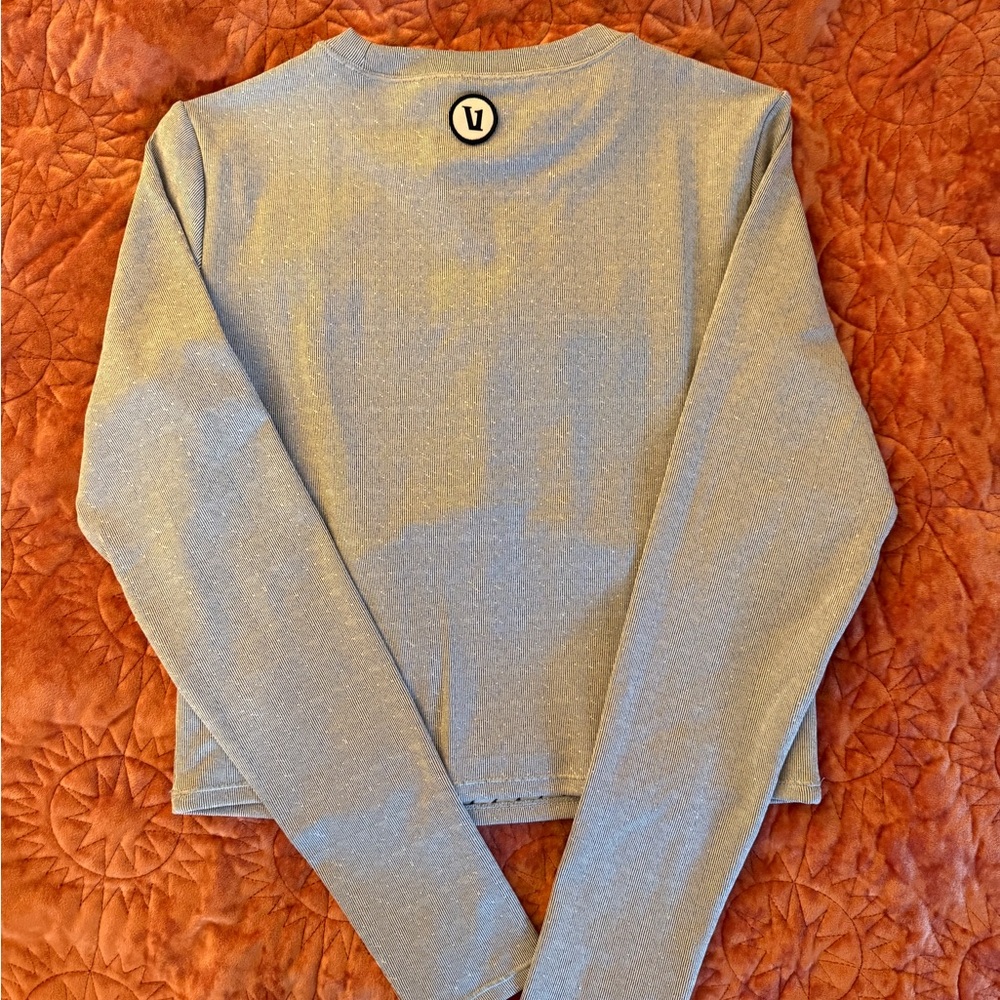 Vuori Silver Shimmer Leggings & Top Set - Picture 3 of 5